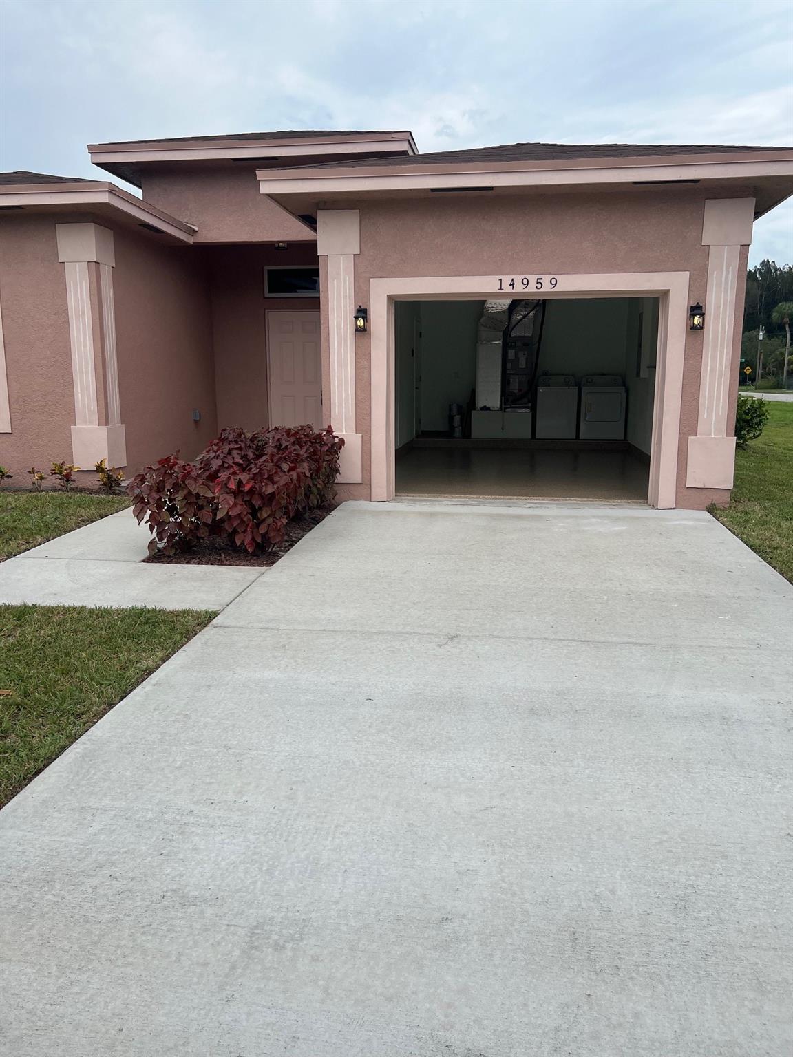 Booker Park 3 bedroom Single Family House For Sale - 14959 Sw 170th Ave,  Indiantown, FL 34956