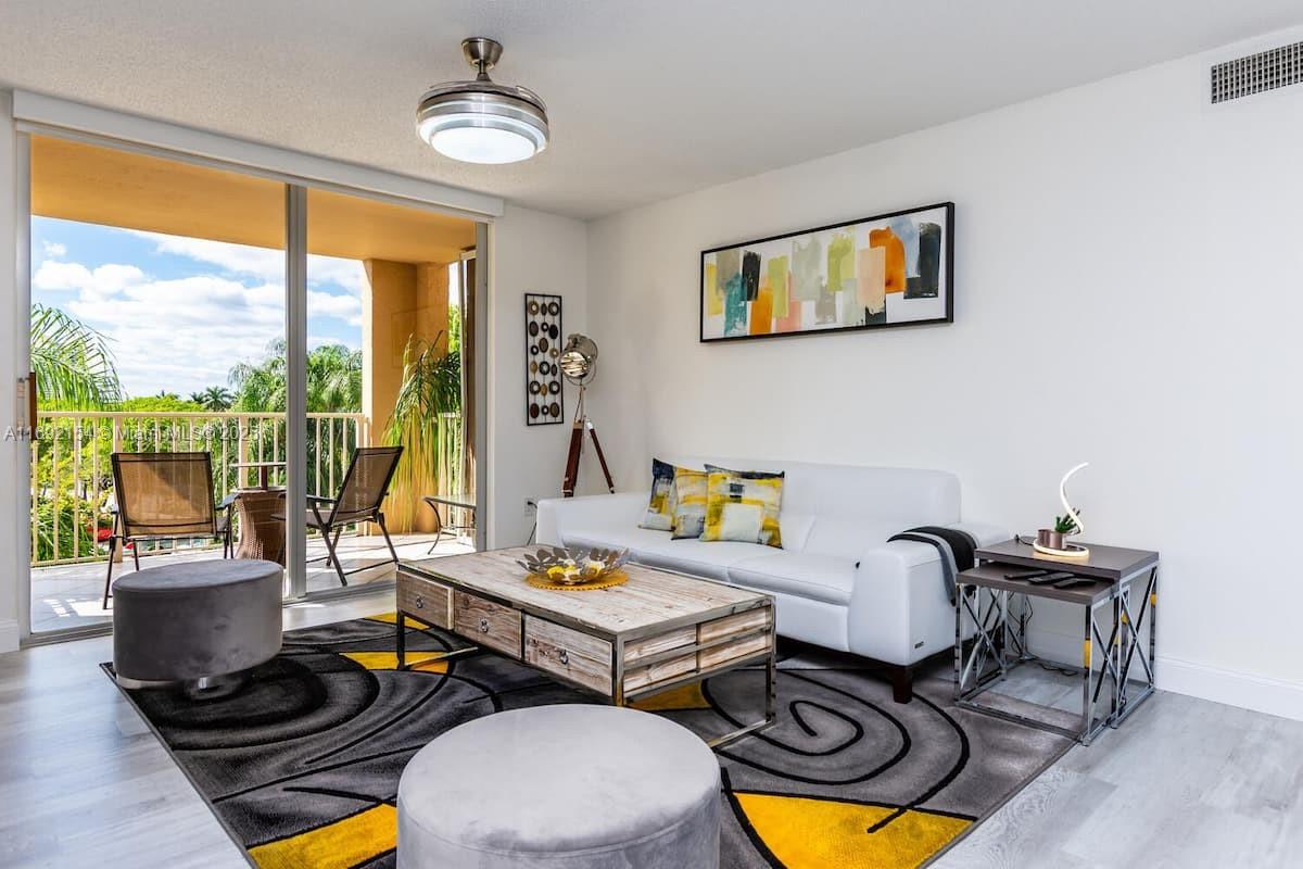 The Yacht Club At Aventur