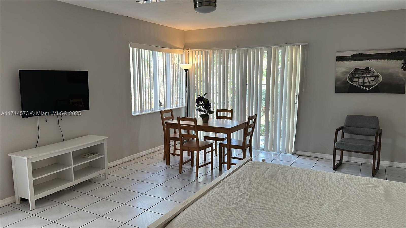 Isle Of Venice Apts Inc C