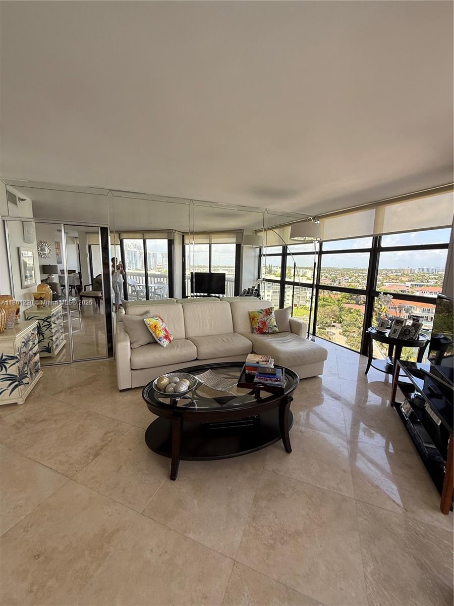 1000 Isl Blvd Williams Is