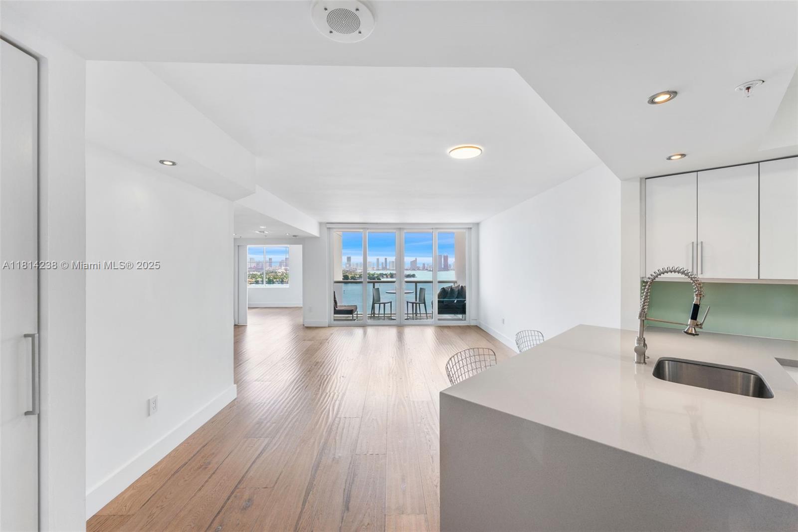 Sunset Harbour North Cond