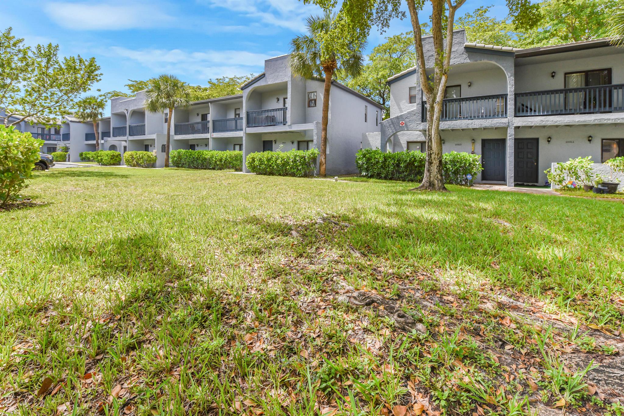 Coral Springs Estate Town