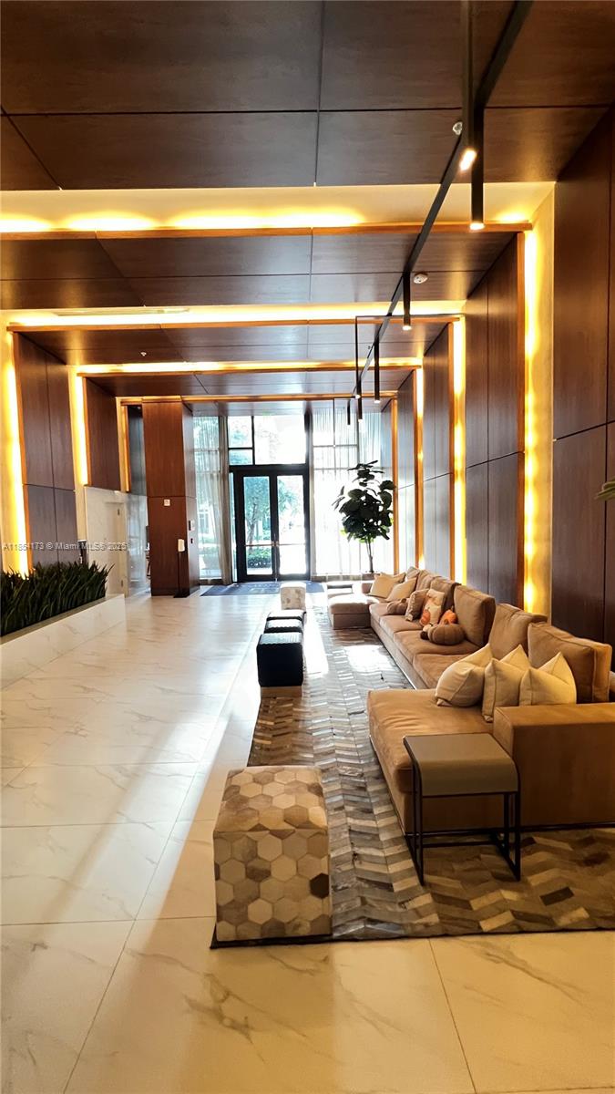 Aventura Parksquare Resid