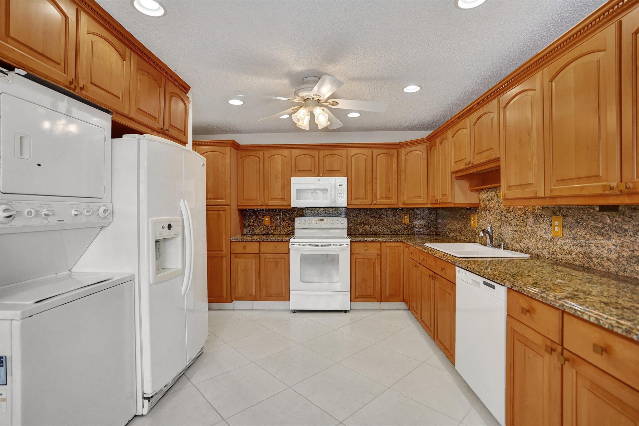 Pines Of Delray North Con