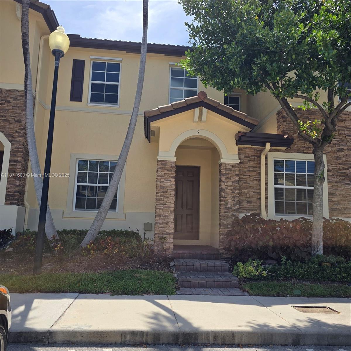 Lakes By The Bay Eve Repl