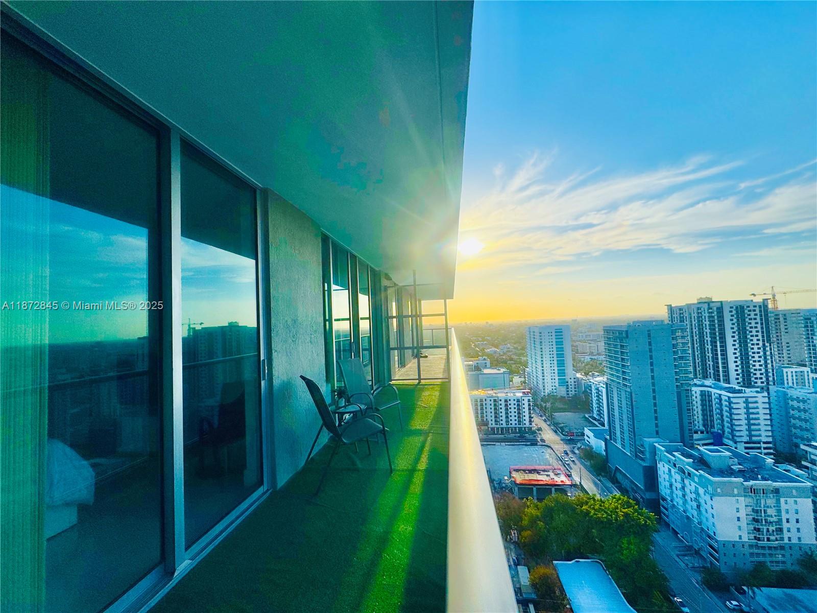 The Axis On Brickell Cond