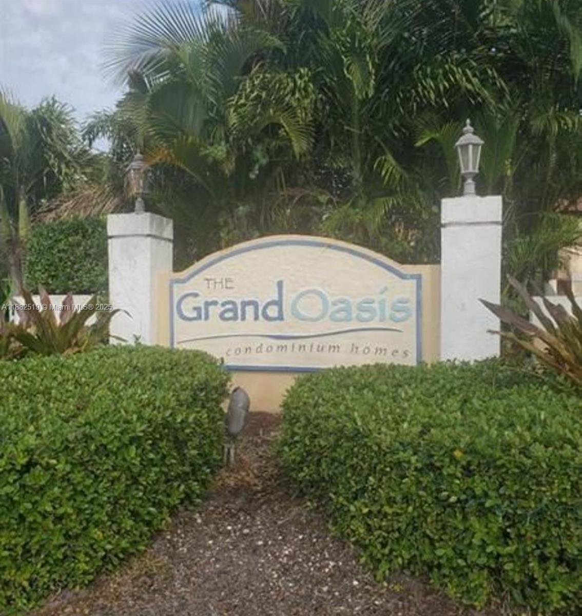 Grand Oasis Condo