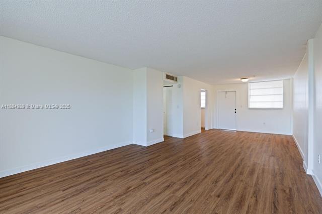 El Conquistador North Con