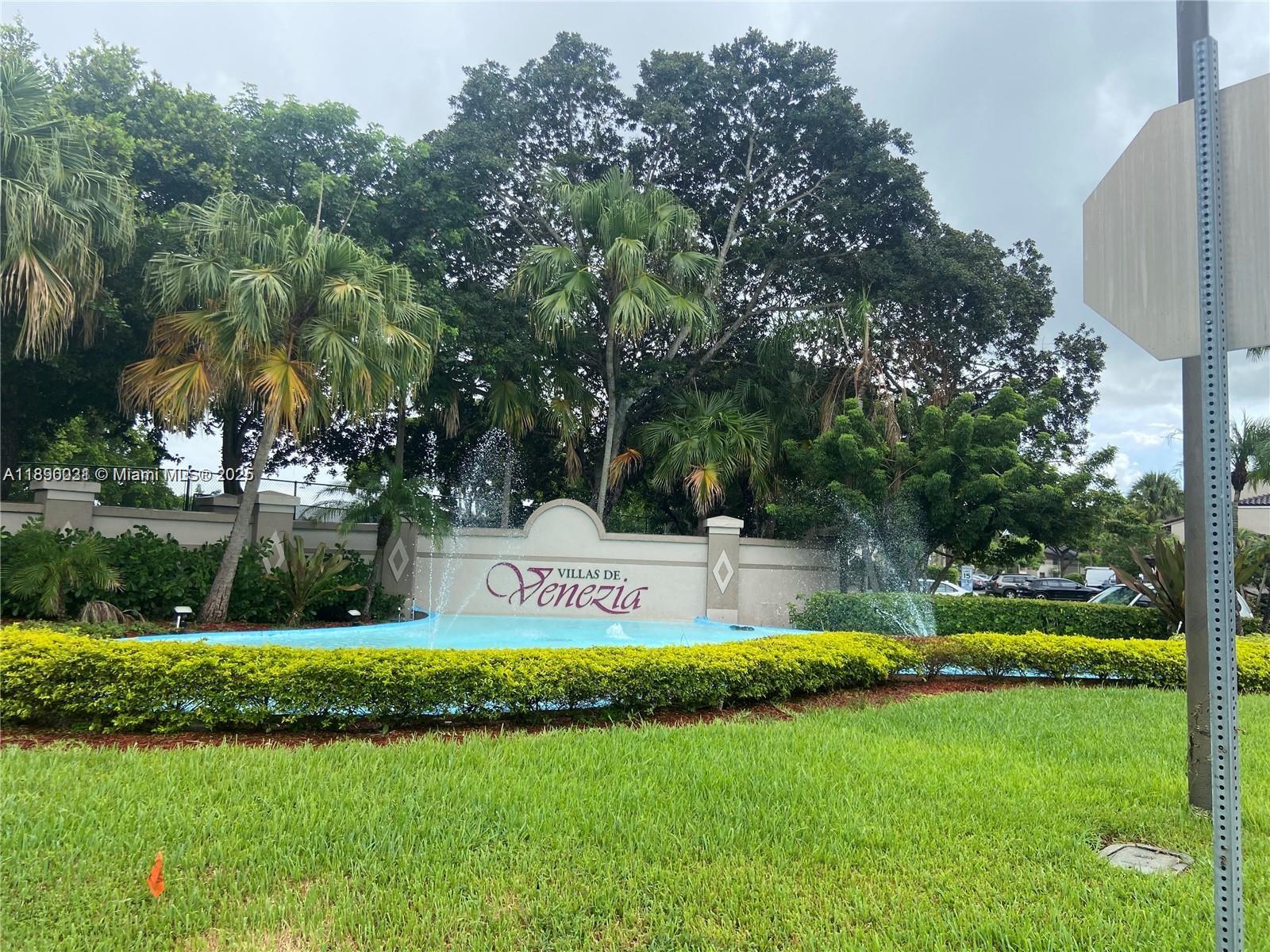 Villas De Venezia Condo