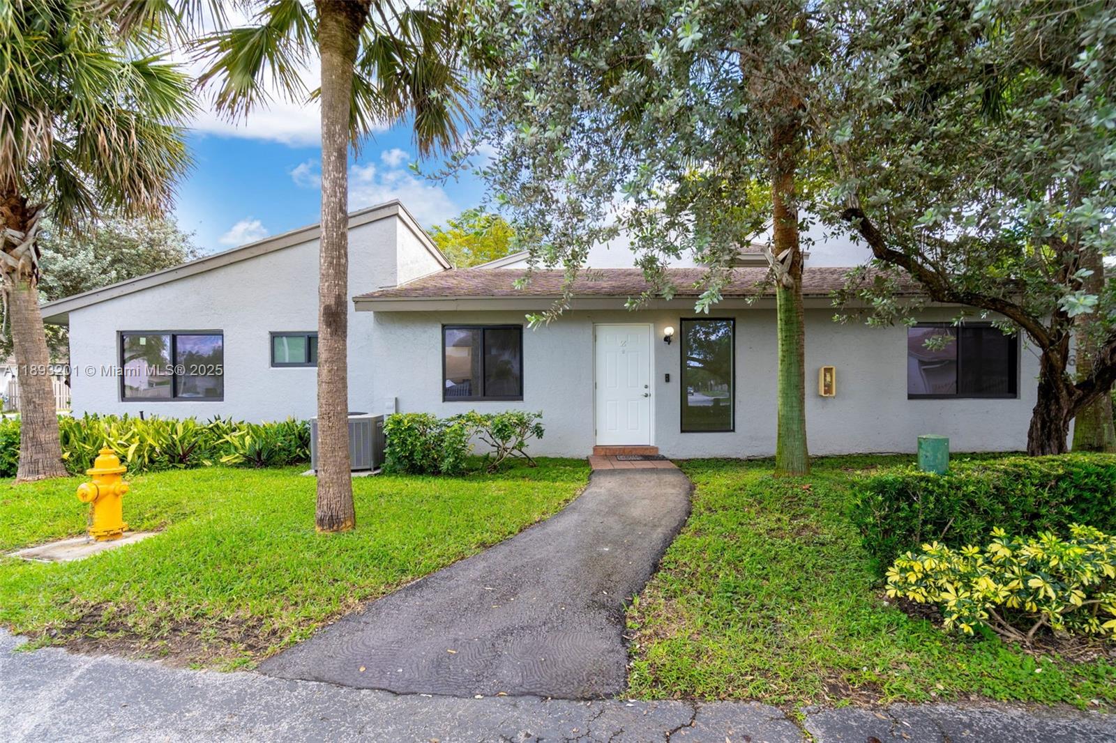 Greenglades Condo 16