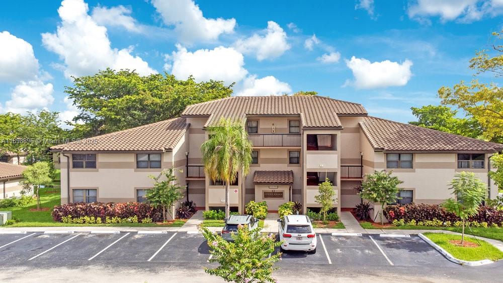 Villas De Venezia Condo