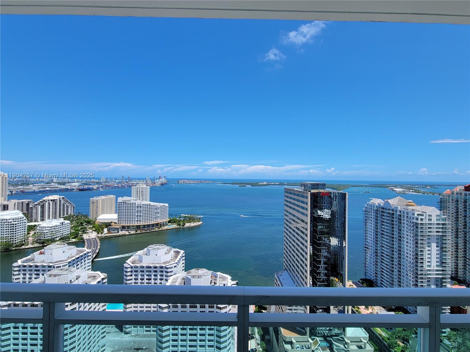 Plaza 901 Brickell Condo