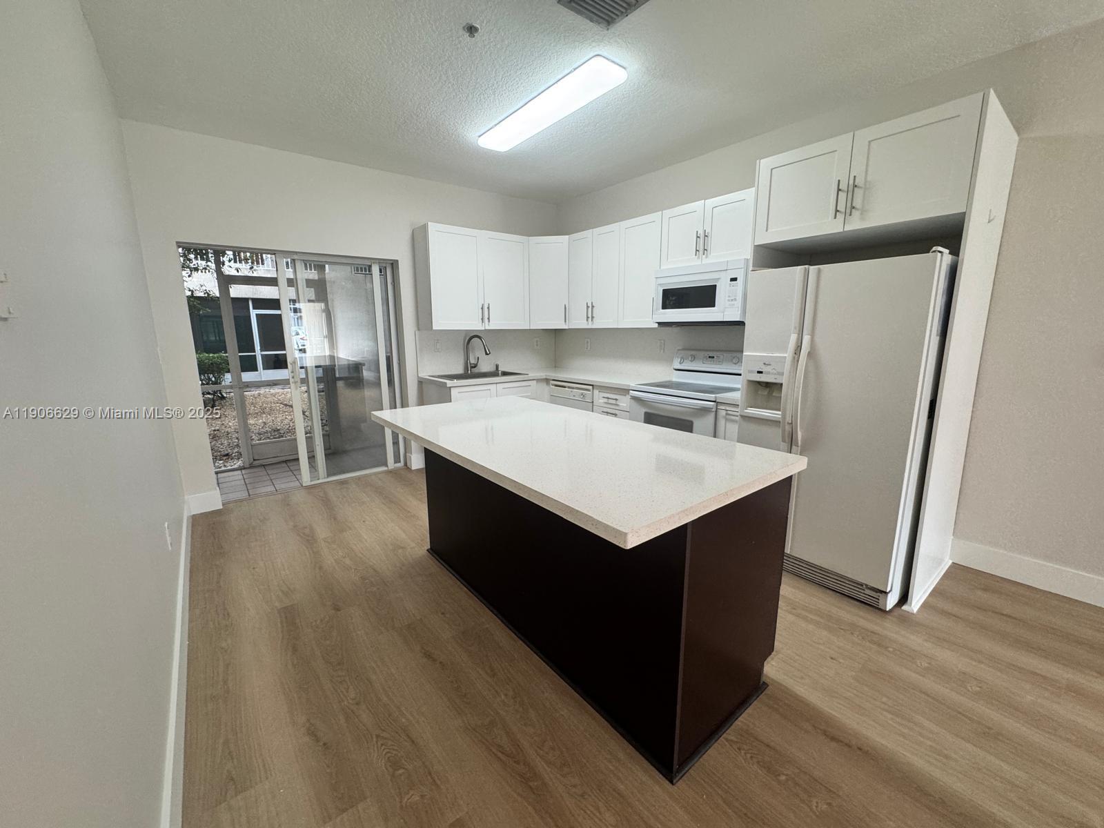 Las Brisas At Doral Condo